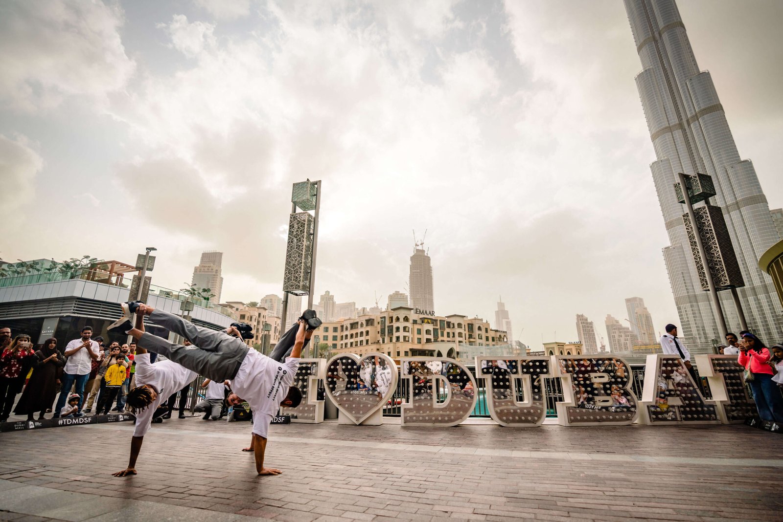 Surprise-effect-French-flower-dubai